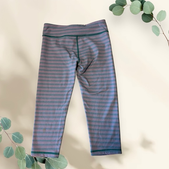 Ivivva Girls Striped Capri Leggings. Size 12. - Picture 2 of 6